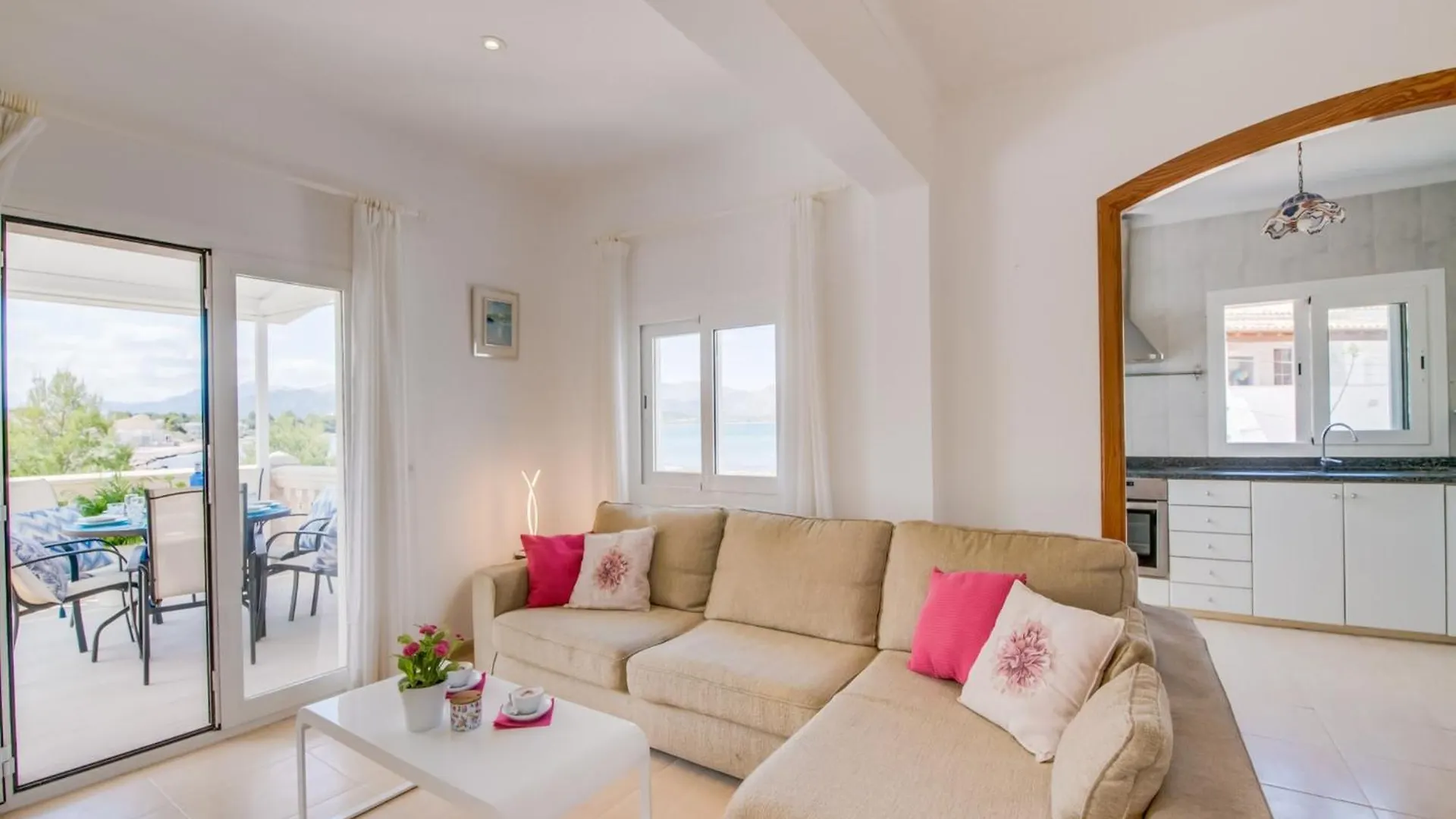 Apartment With Views Of The Bay Of Pollenca contacts